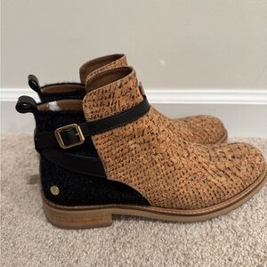Women’s Tan and Black Ankle Boots Cork